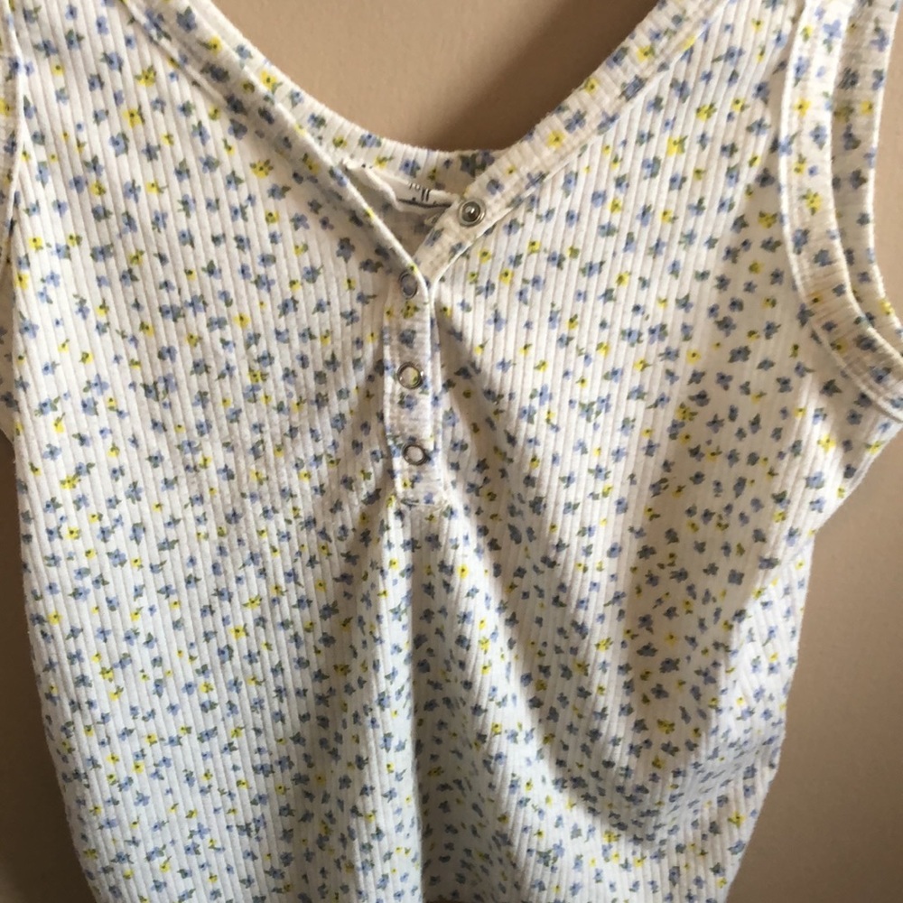 Tiny Floral Ribbed Tank Size Large - Picture 2 of 3